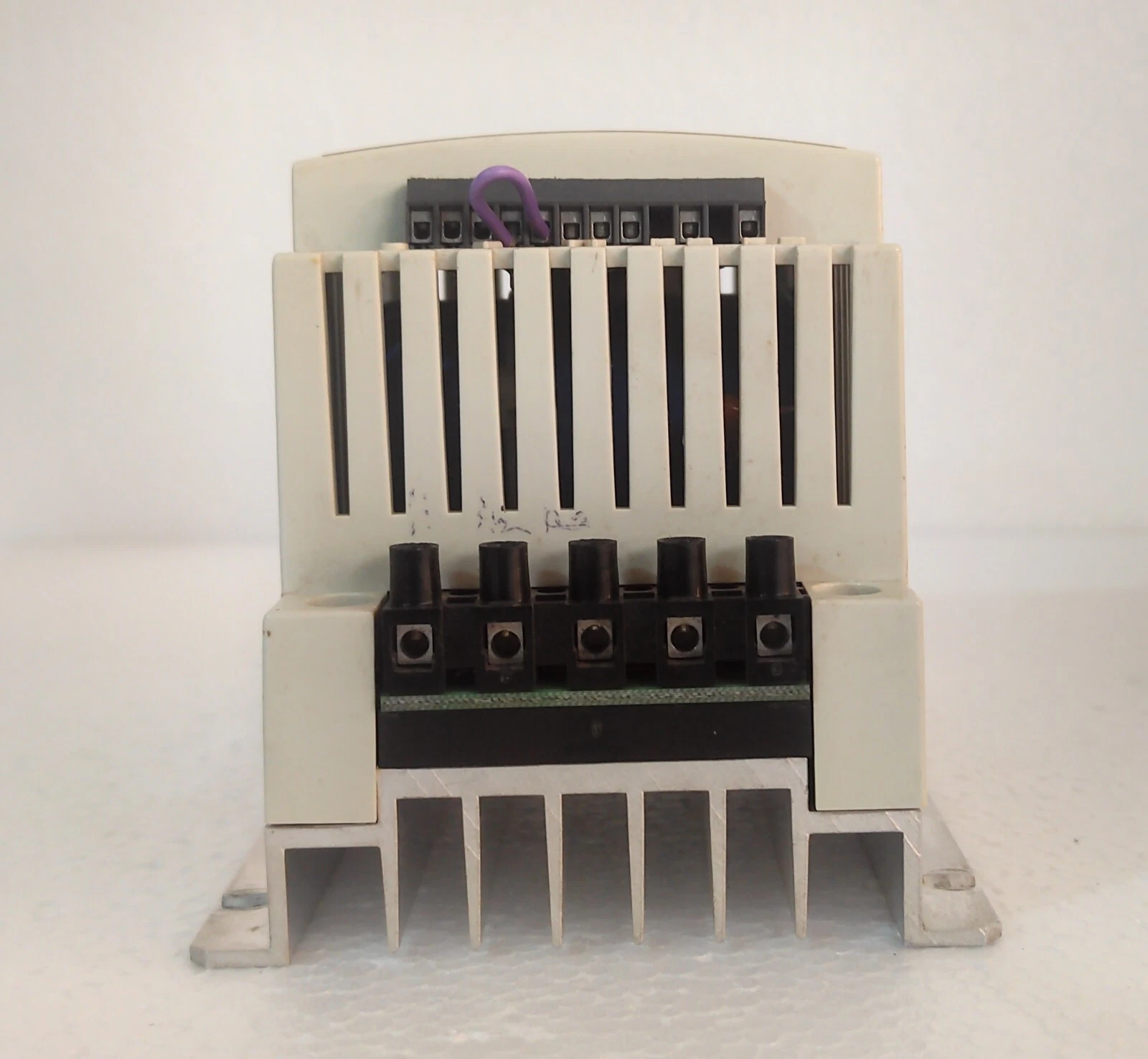 admin/uploads/uploads/Lenze ESMD751X2SFA Inverter Drive_1.webp